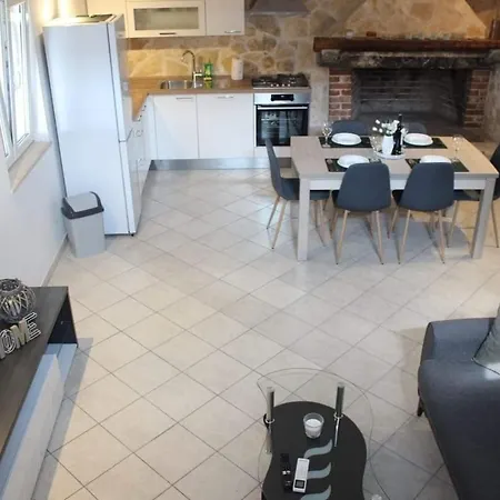 House With A Parking Space Supetar, Brac - 25125 Дом отдыха
